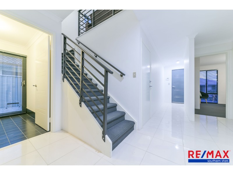 12 Reginald Street, Queens Park WA 6107