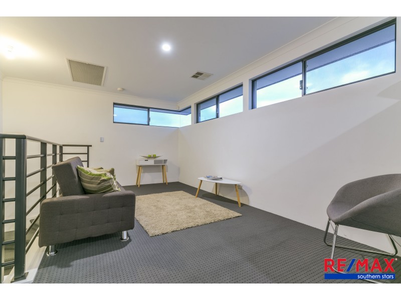 12 Reginald Street, Queens Park WA 6107