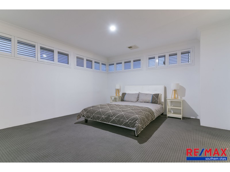 12 Reginald Street, Queens Park WA 6107