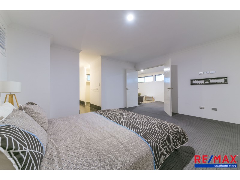 12 Reginald Street, Queens Park WA 6107