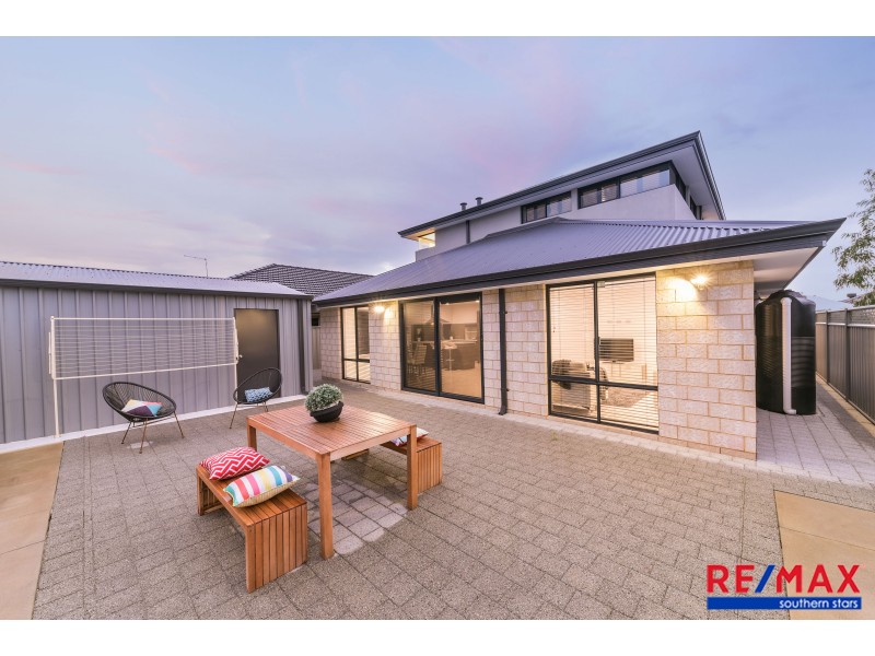 12 Reginald Street, Queens Park WA 6107