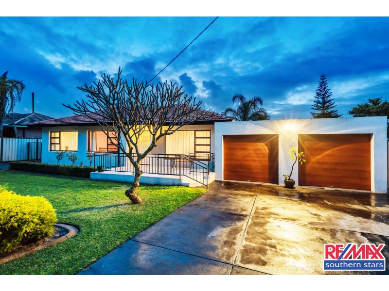 27 Balaka Way, Queens Park WA 6107