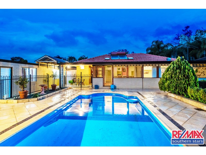 27 Balaka Way, Queens Park WA 6107