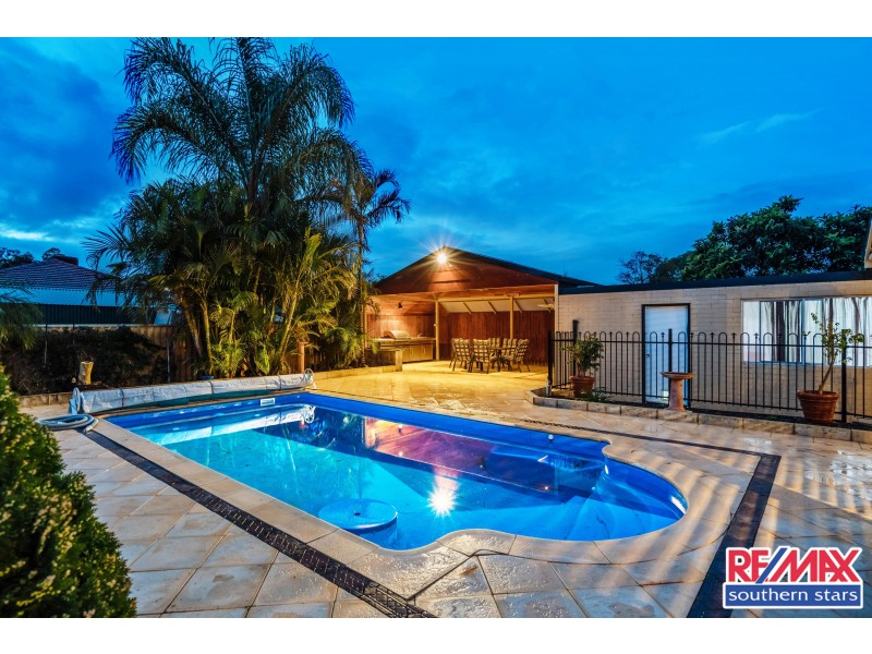 27 Balaka Way, Queens Park WA 6107