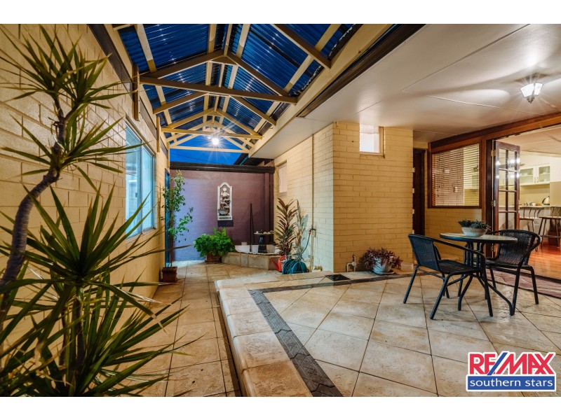 27 Balaka Way, Queens Park WA 6107