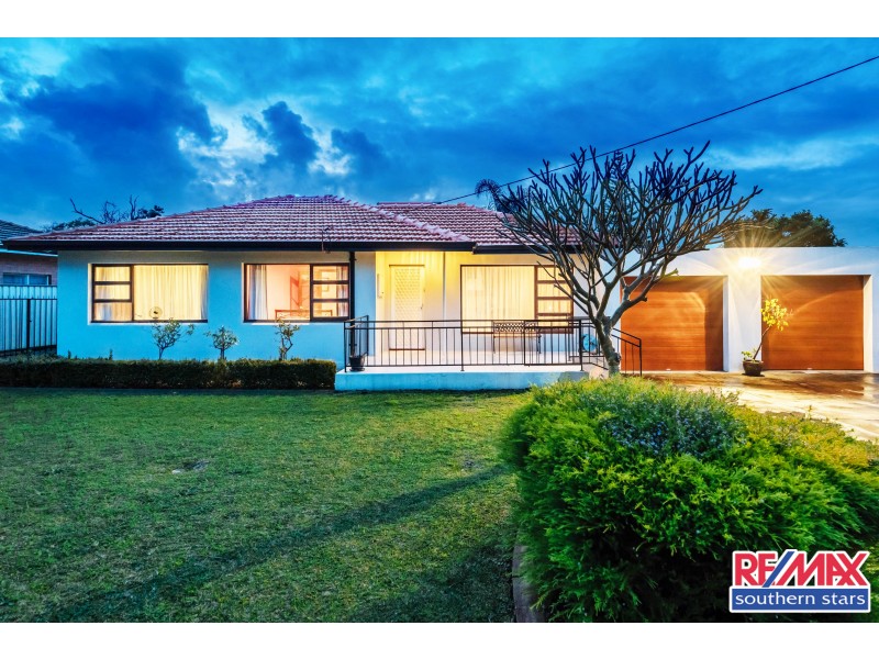27 Balaka Way, Queens Park WA 6107