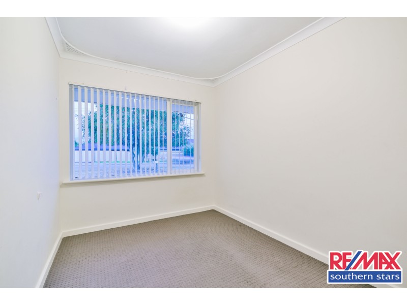 41 Centre Street, Queens Park WA 6107