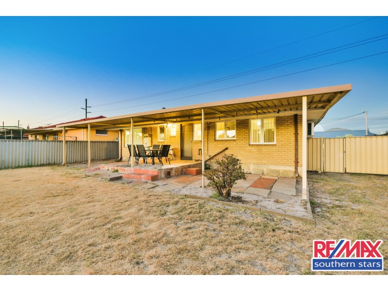 41 Centre Street, Queens Park WA 6107