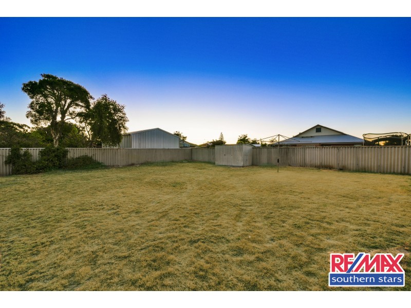 41 Centre Street, Queens Park WA 6107