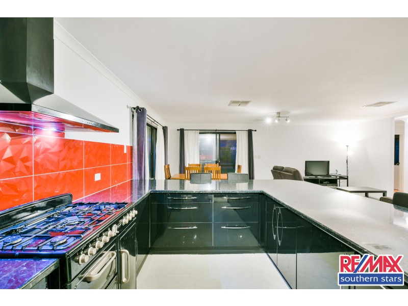 1 Retchford Way, Queens Park WA 6107