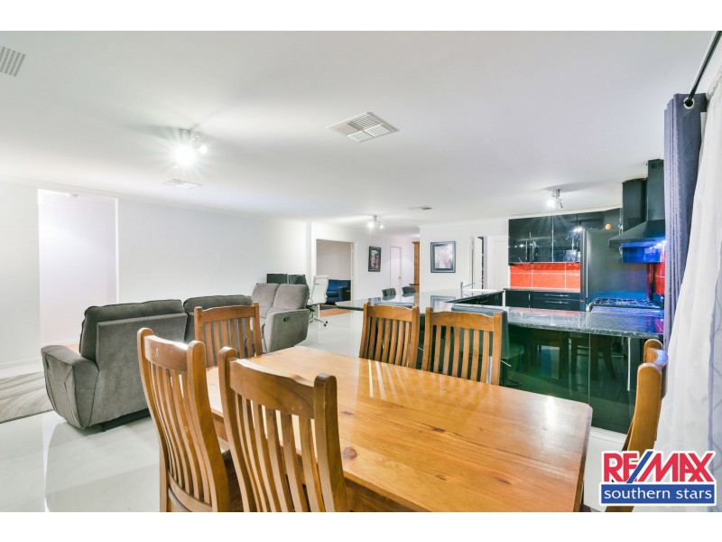 1 Retchford Way, Queens Park WA 6107