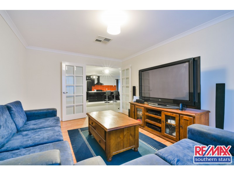 1 Retchford Way, Queens Park WA 6107