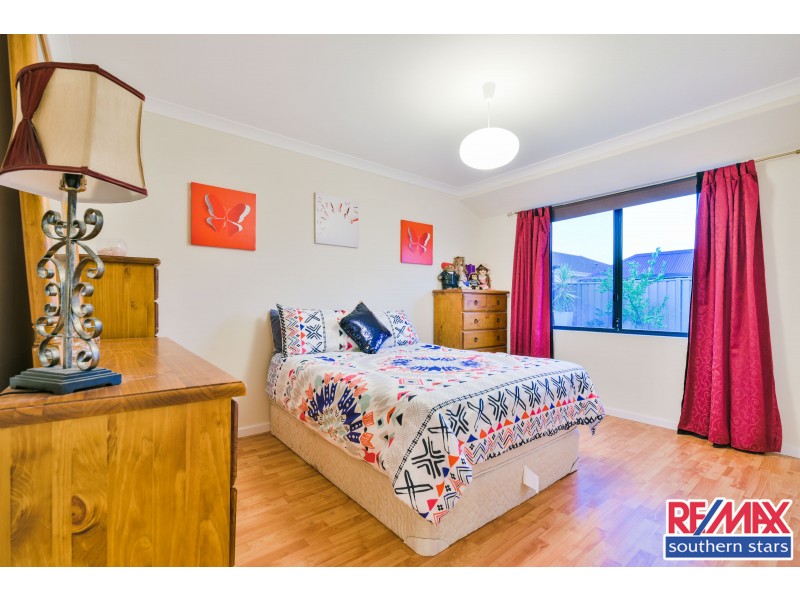 1 Retchford Way, Queens Park WA 6107