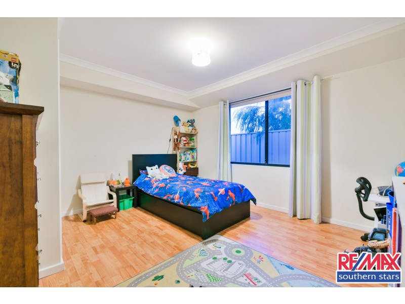 1 Retchford Way, Queens Park WA 6107