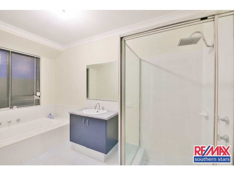 1 Retchford Way, Queens Park WA 6107