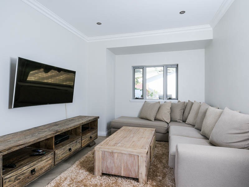 5 Rose Place, Wilson WA 6107