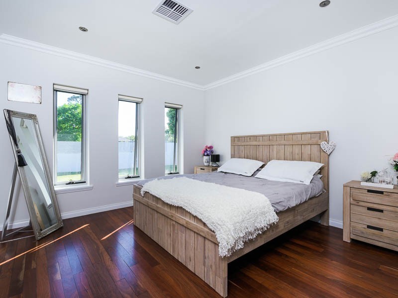 5 Rose Place, Wilson WA 6107