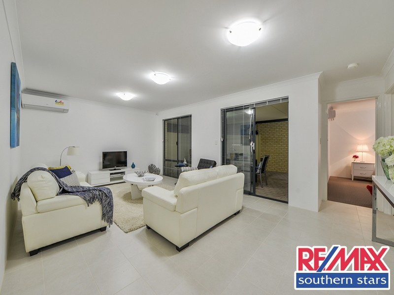 7a Barnsley Street, Queens Park WA 6107