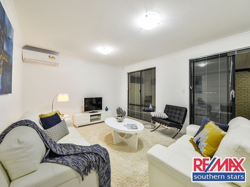 7a Barnsley Street, Queens Park WA 6107