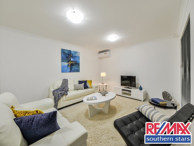 7a Barnsley Street, Queens Park WA 6107