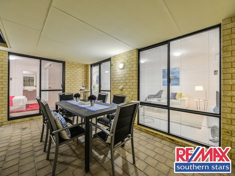 7a Barnsley Street, Queens Park WA 6107