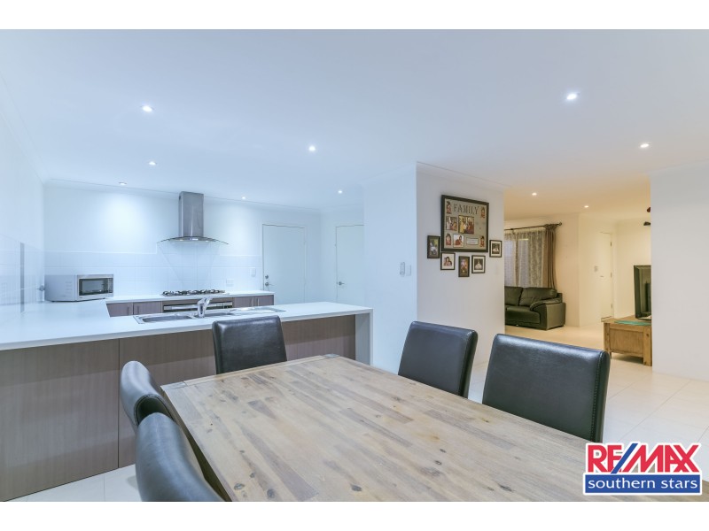 7b Barnsley Street, Queens Park WA 6107