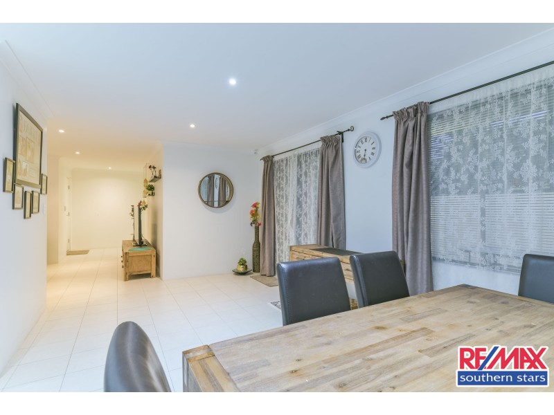 7b Barnsley Street, Queens Park WA 6107