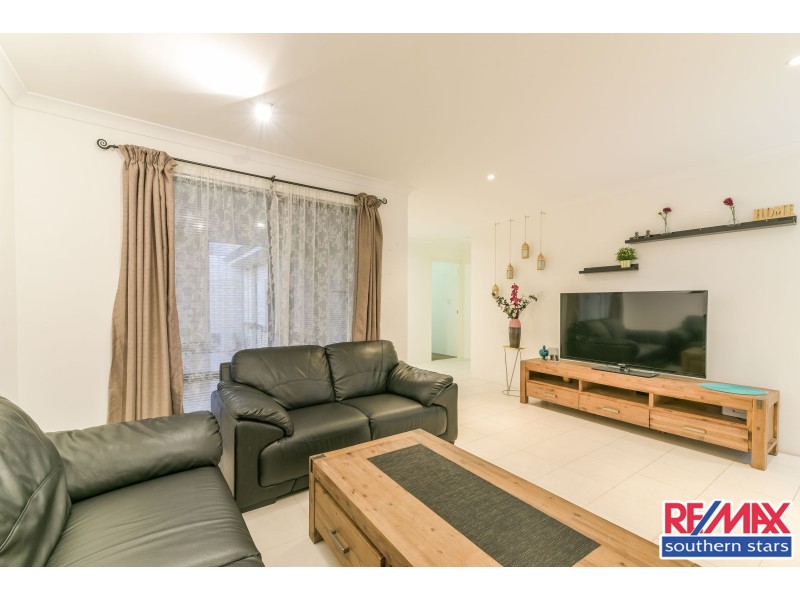 7b Barnsley Street, Queens Park WA 6107
