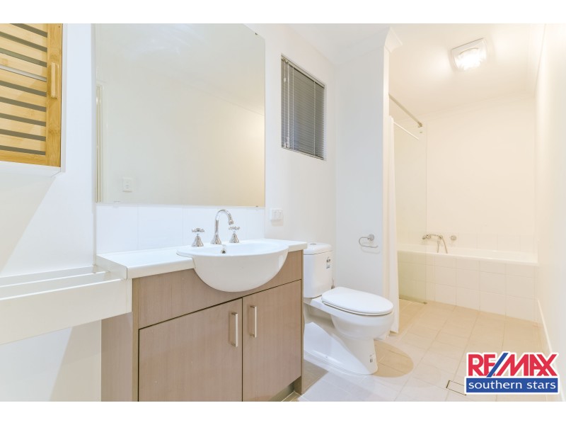 7b Barnsley Street, Queens Park WA 6107