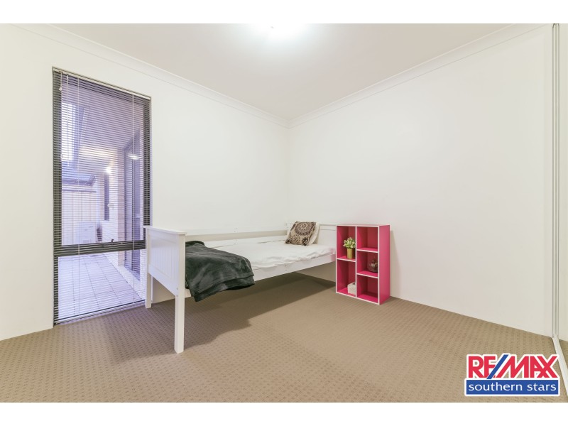7b Barnsley Street, Queens Park WA 6107