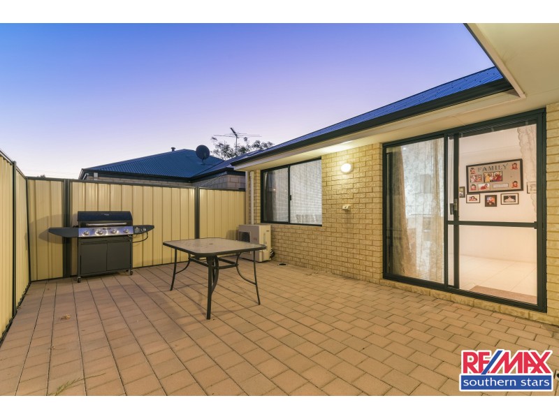 7b Barnsley Street, Queens Park WA 6107