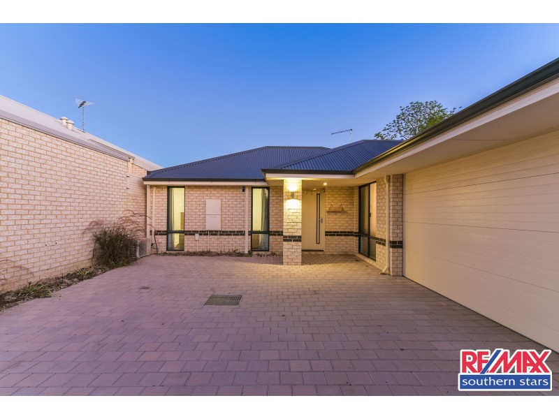 7b Barnsley Street, Queens Park WA 6107