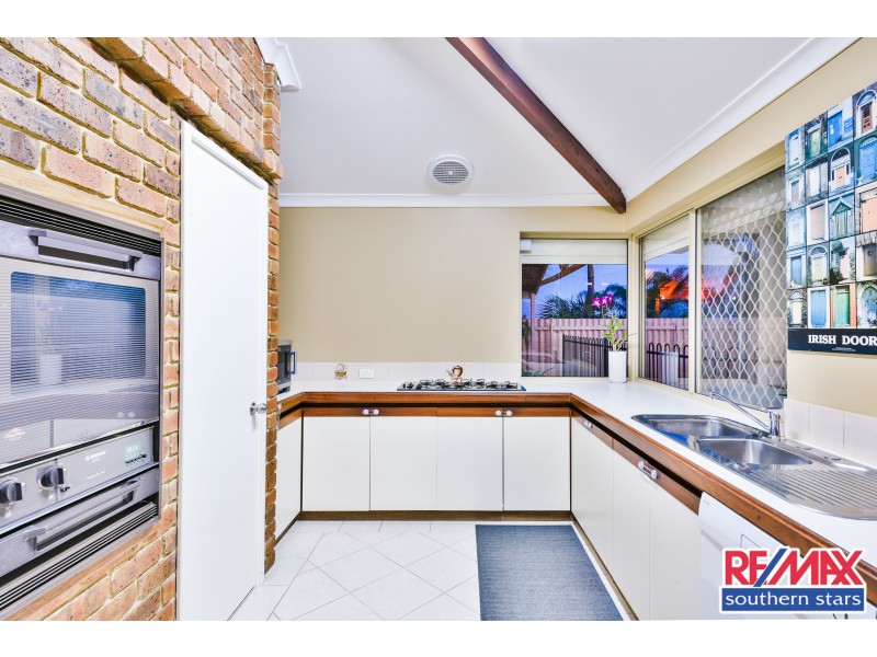 7 Sellen Court, Leeming WA 6149