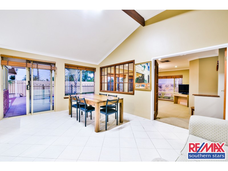 7 Sellen Court, Leeming WA 6149