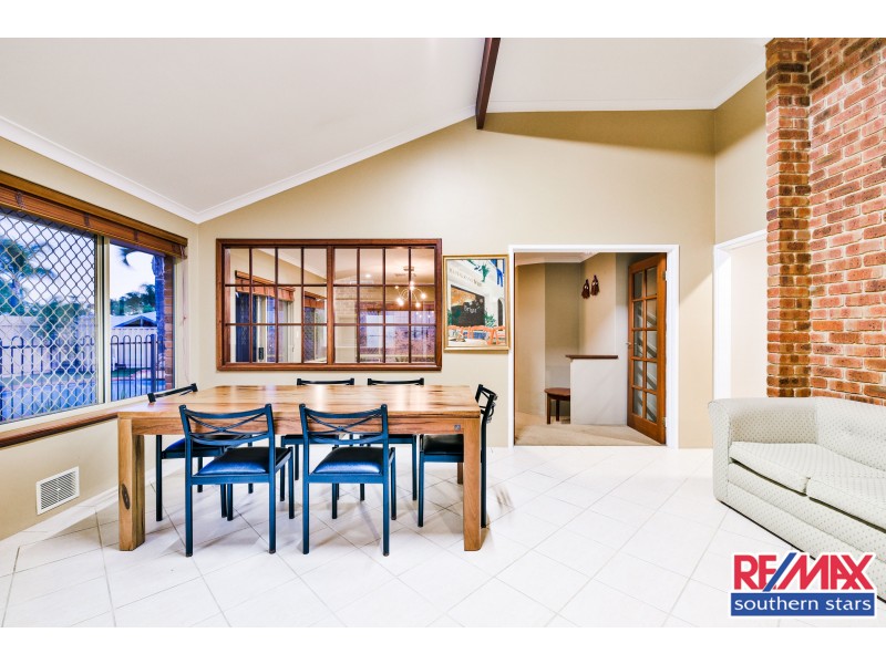 7 Sellen Court, Leeming WA 6149