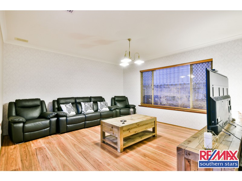 7 Sellen Court, Leeming WA 6149