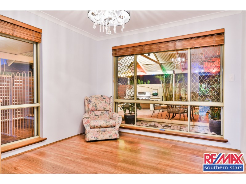 7 Sellen Court, Leeming WA 6149