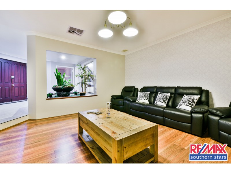 7 Sellen Court, Leeming WA 6149