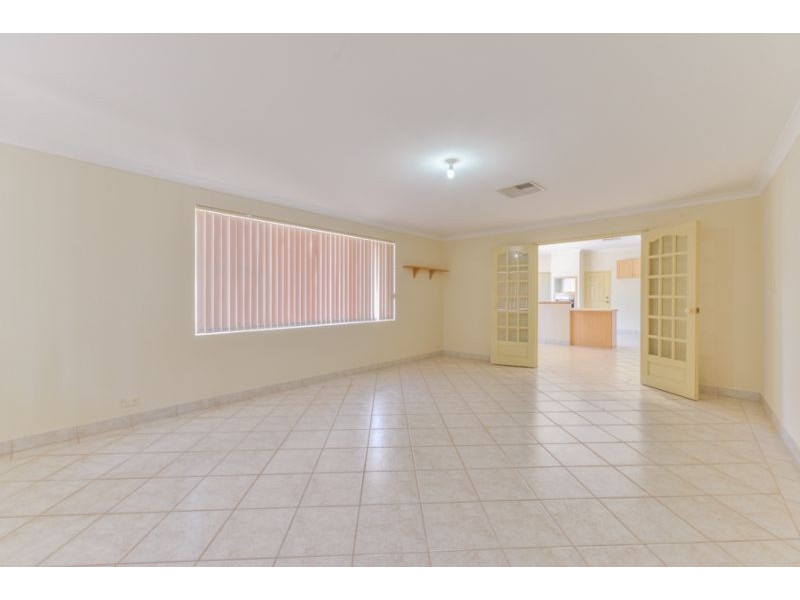 3 Dabchick Close, East Cannington WA 6107