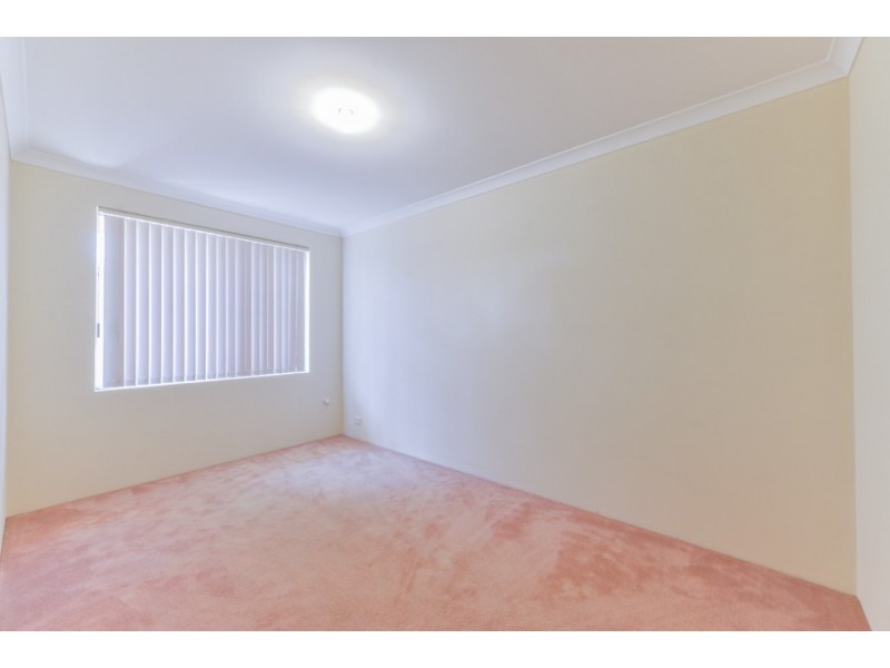 3 Dabchick Close, East Cannington WA 6107