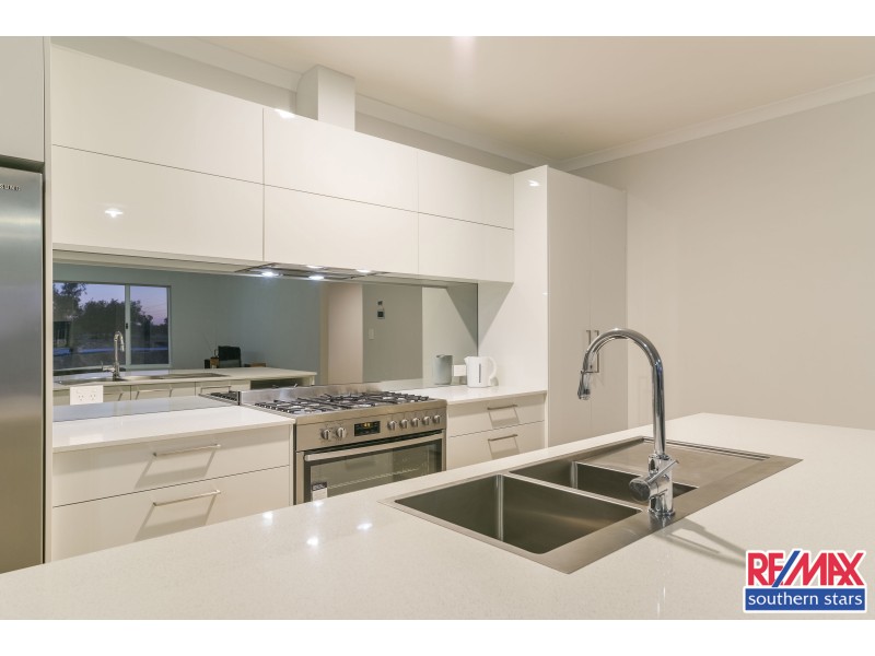 12 Florence Place, Oakford WA 6121