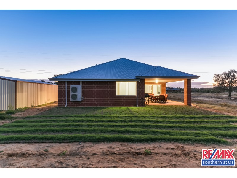 12 Florence Place, Oakford WA 6121
