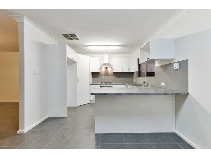 8 Gilchrist Street, Kenwick WA 6107