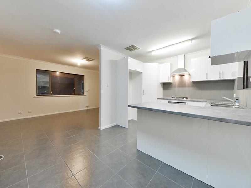 8 Gilchrist Street, Kenwick WA 6107