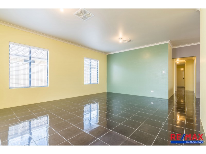 31 Kooya Way, Wattle Grove WA 6107