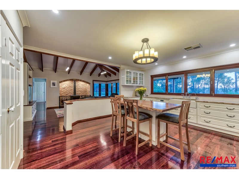 240 Kalang Place, Mundaring WA 6073