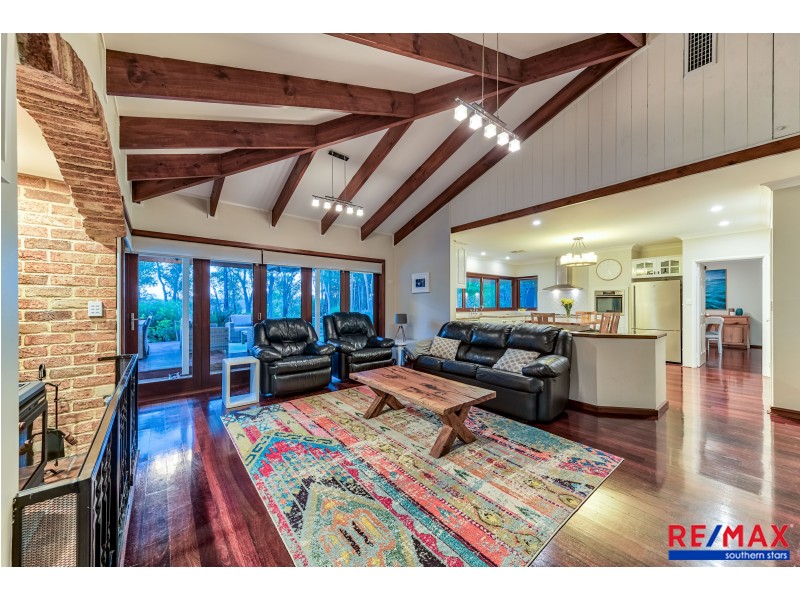 240 Kalang Place, Mundaring WA 6073