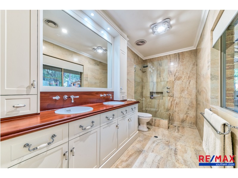 240 Kalang Place, Mundaring WA 6073