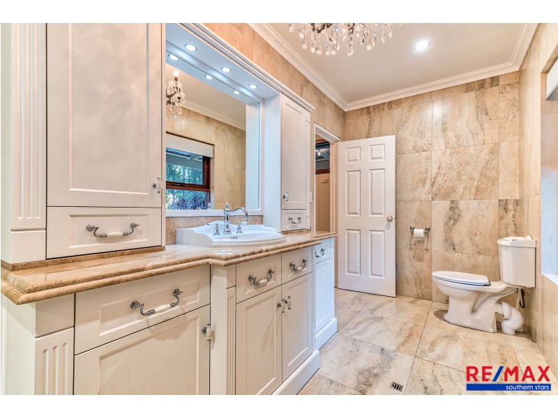 240 Kalang Place, Mundaring WA 6073