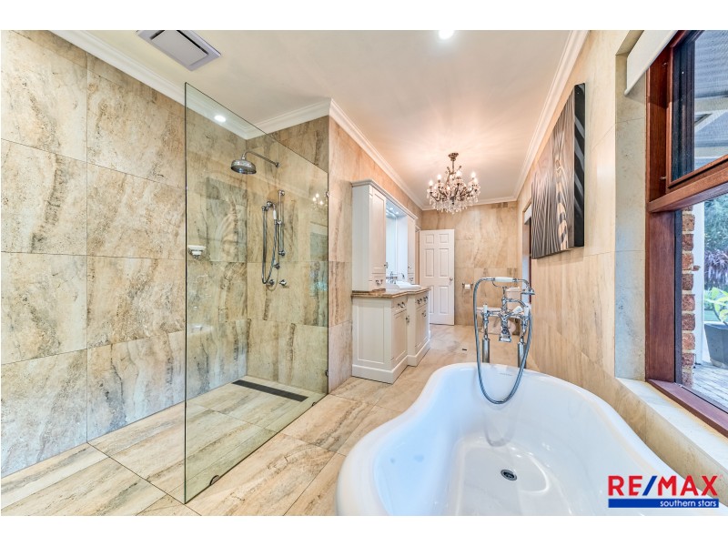 240 Kalang Place, Mundaring WA 6073